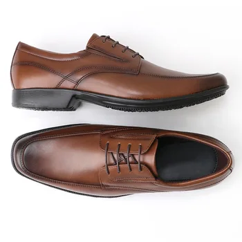 Сватбени Модела обувки Мъжки Висококачествени Мъжки обувки от лачена кожа, Офис Бизнес 2023 Пролетни Нови Дизайнерски Мъжки Официални обувки с остър пръсти